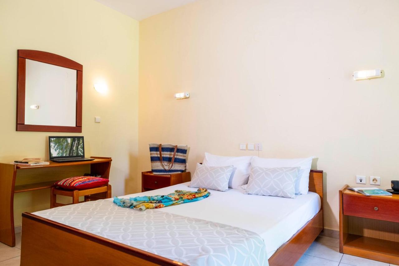 Aristides Hotel Fourka Exterior foto